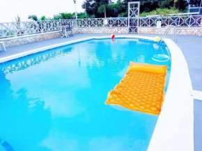 Hideaway at Montego Stay - Queen Palm Suite